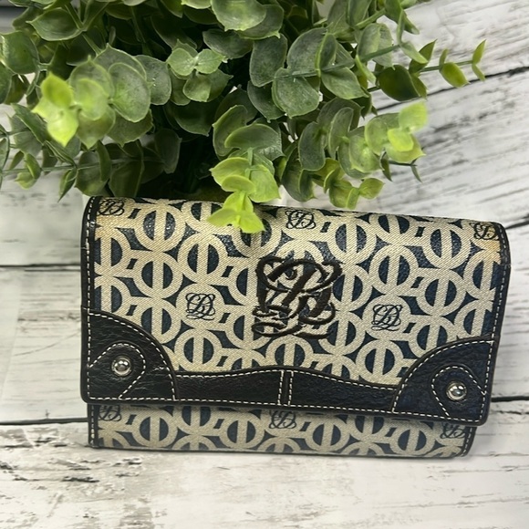 Louis Quatorze Brown Wallet - Picture 1 of 13